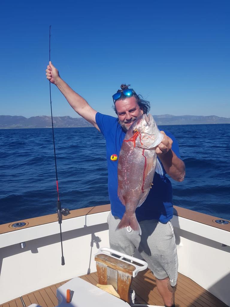 fishing charter sotogrande, fishing moments with the captain and crew